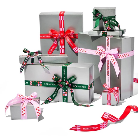 ✨MY CLOSET✨ - Picture 5 of 11